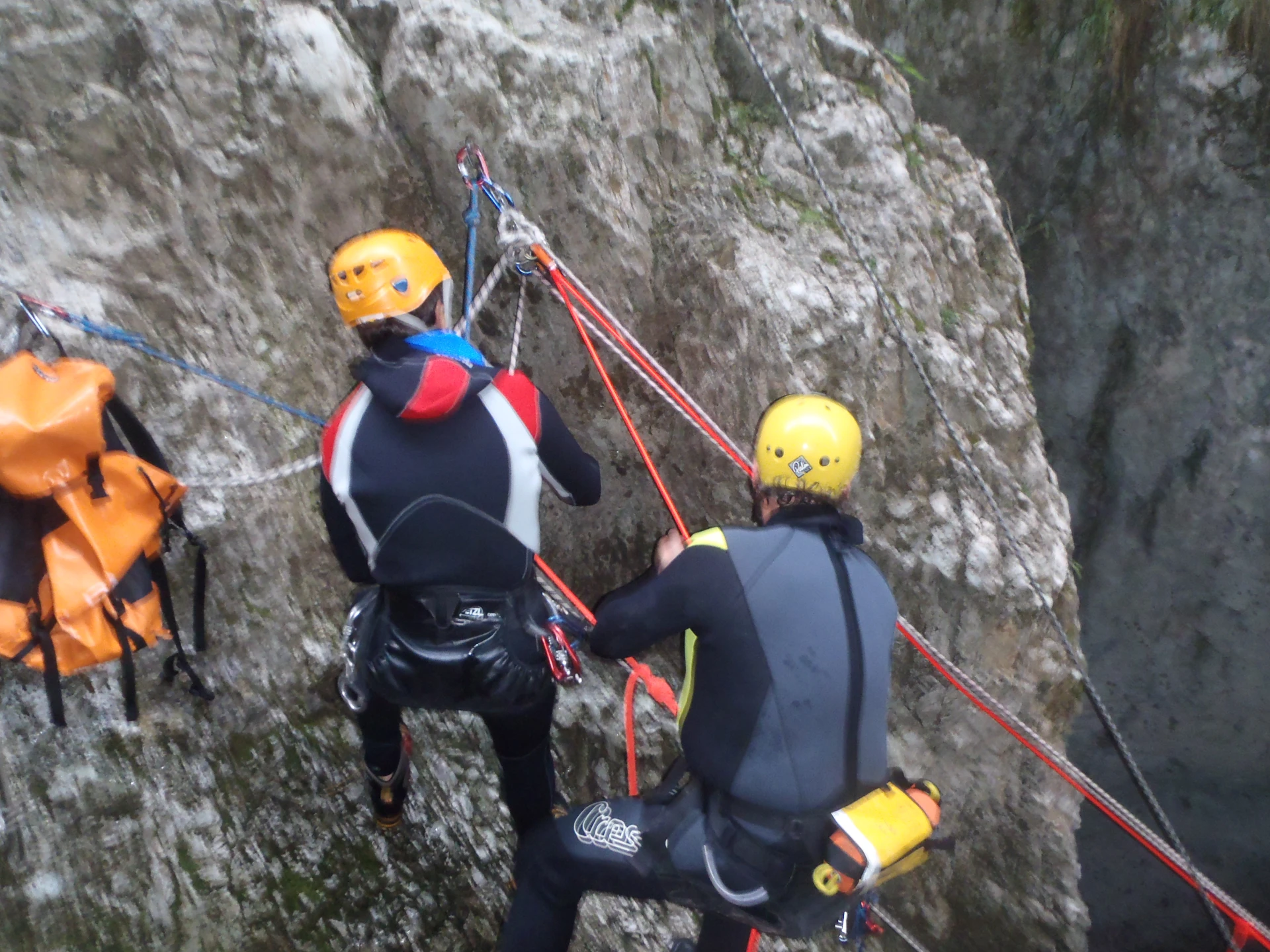 Canyoning course and safety in gorges